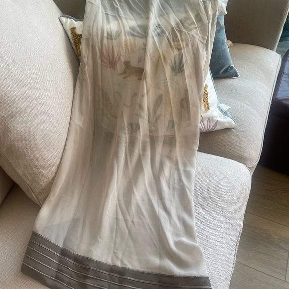 Georgia Armani scarf - Picture 1 of 4